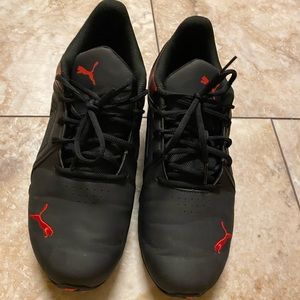 Men’s Pumas Tennis Shoes - size 12